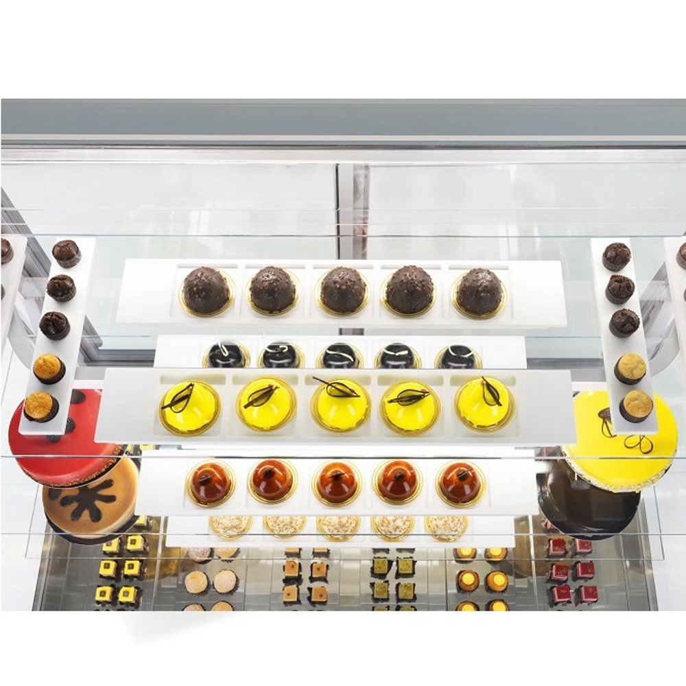 Pastry display 